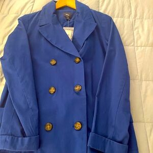 Adorable gap trench. M.